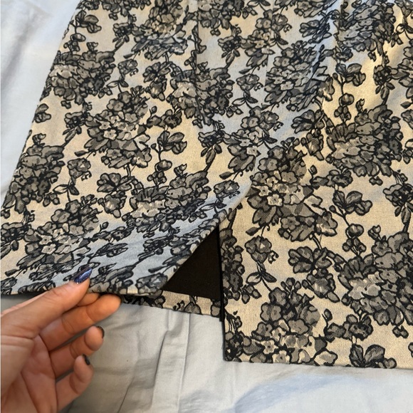 Ann Taylor Gray Floral Jacquard Skirt - Picture 4 of 6